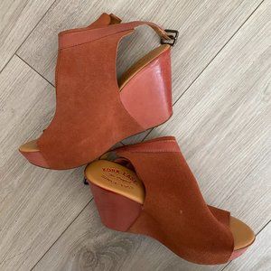 Kork Ease Berit Wedge Sandals Size 7 in Rust Suede